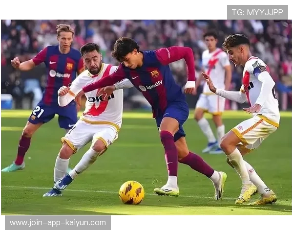 巴塞罗那中场节奏突然提速牵动前场三线整体前压