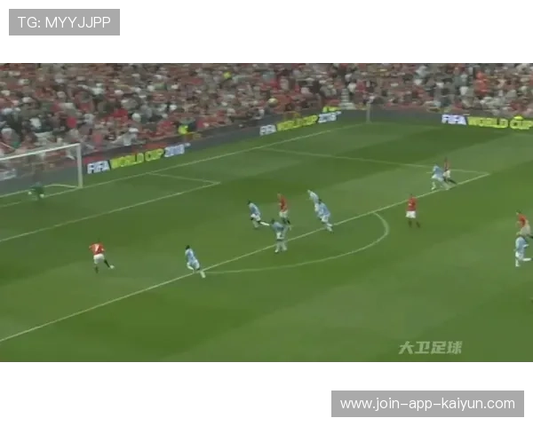 足坛神技！假射真传：一招晃晕后防的足球绝杀秘籍